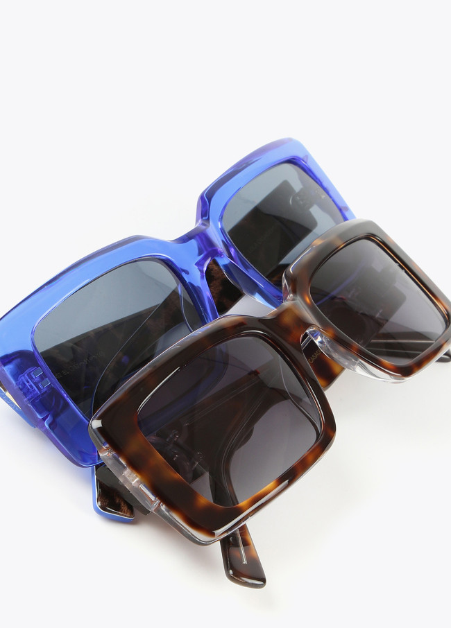 Rectangular sunglasses