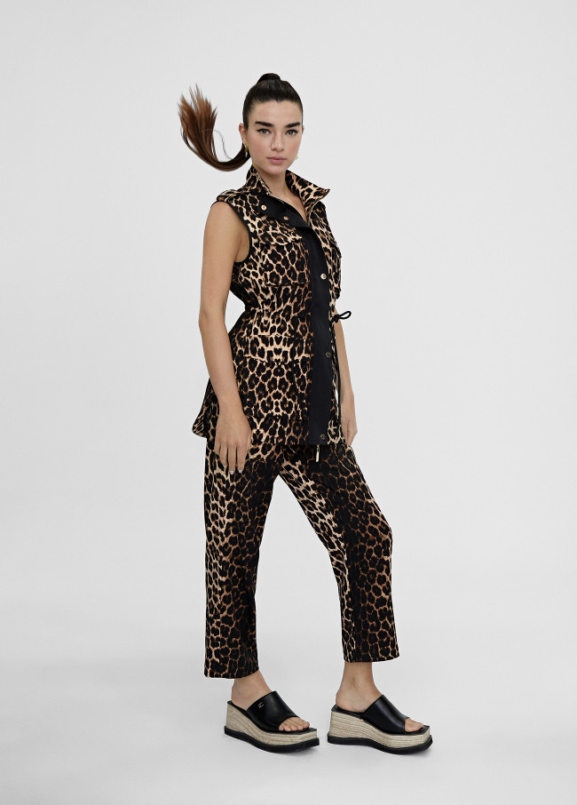 Animal print cropped trousers